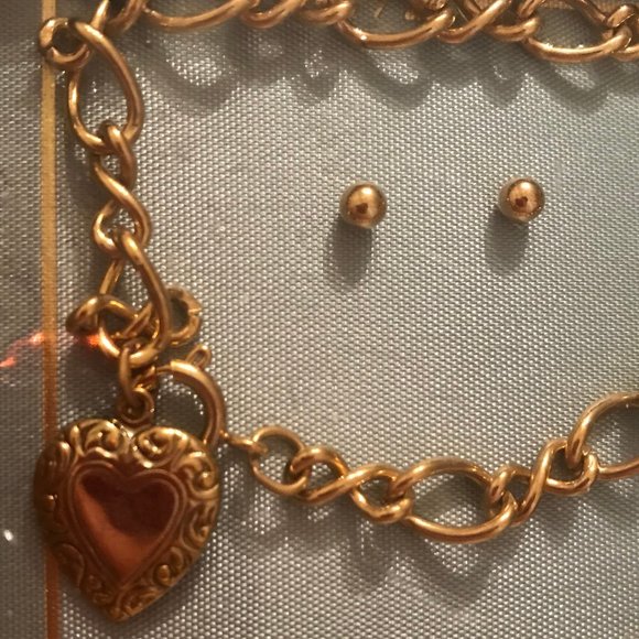 VTG 1928 Gold Heart Charm Bracelet + Gold Earrings - Picture 2 of 4